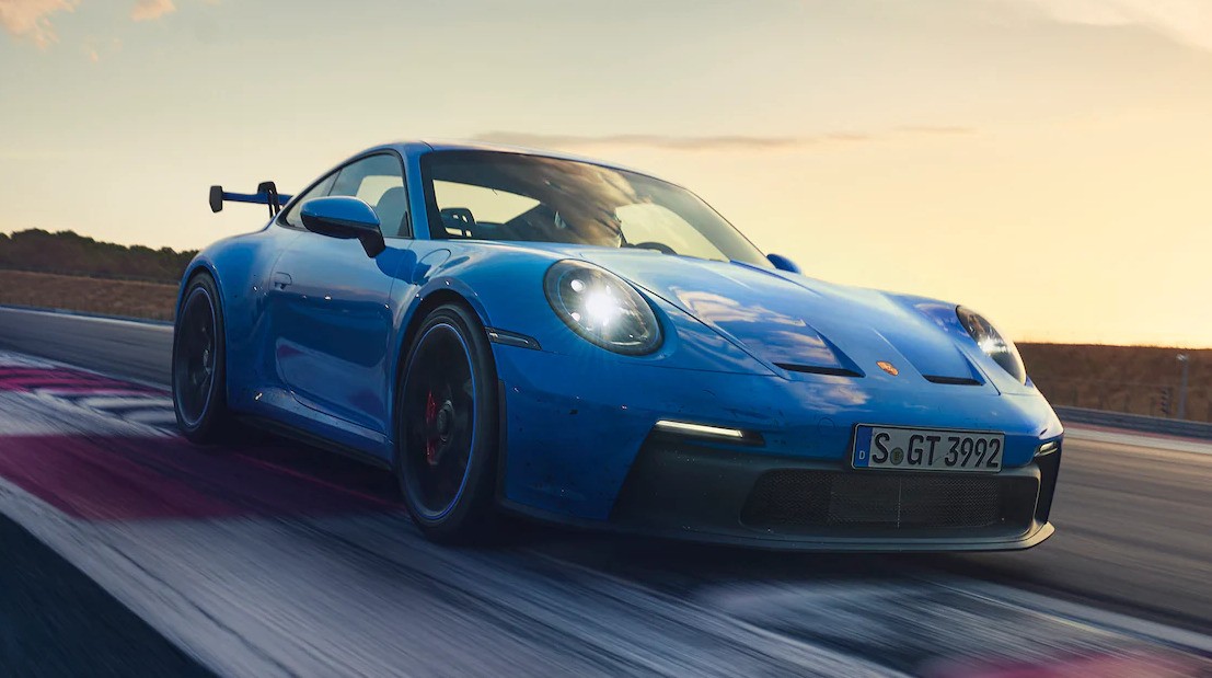 Завидный двигатель и механическая коробка передач Porsche 911 GT3 2022 года обойдутся вам дорого